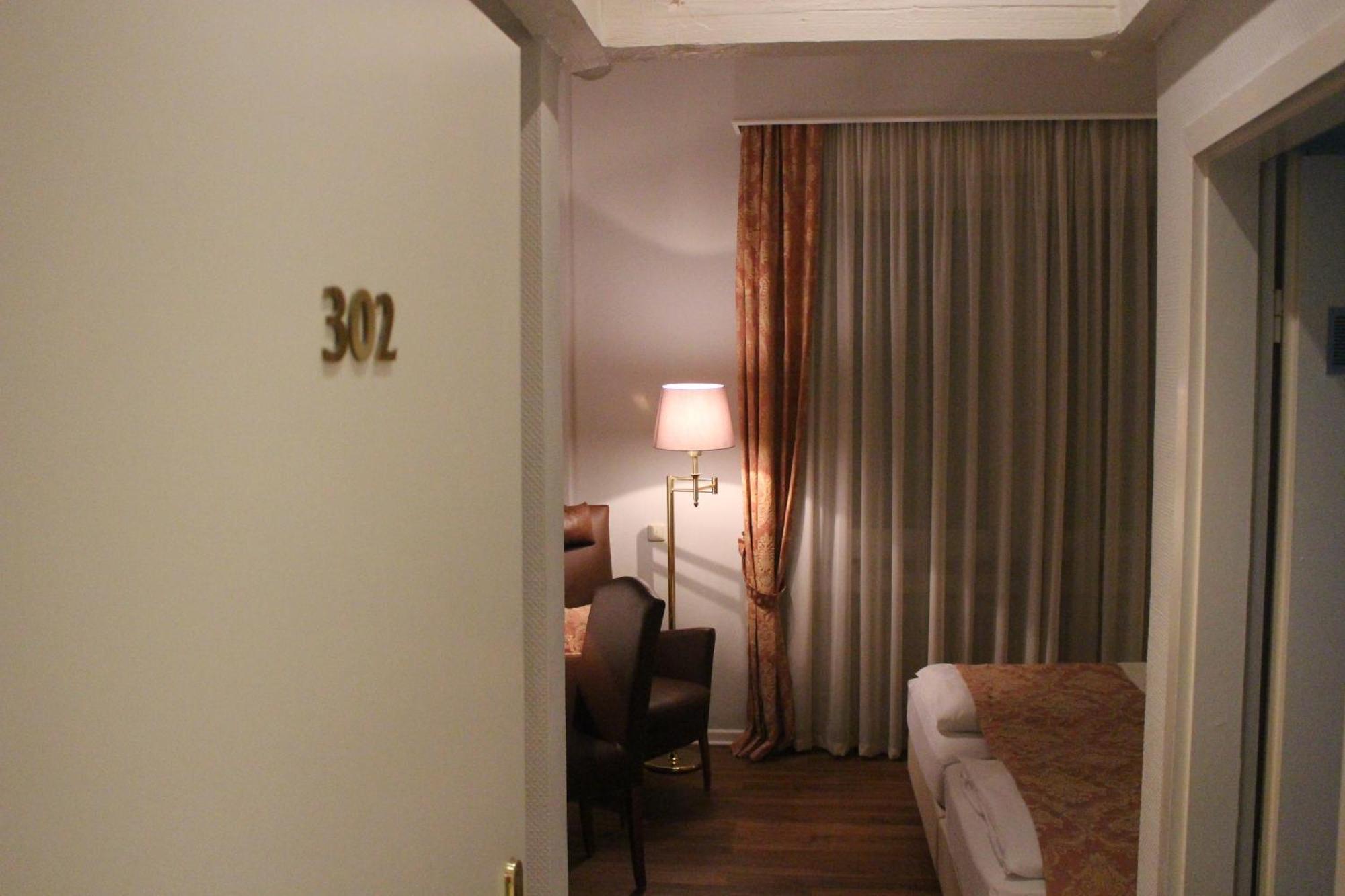 Self-service By Savoy Hotel *